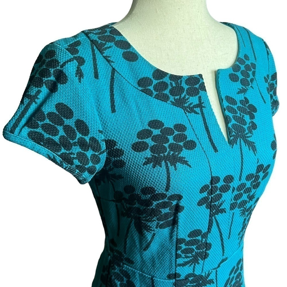 Boden Notch Neck Midi Length Waffle Floral Shift Dress Size 4 Blue Teacher Prep - Picture 2 of 8